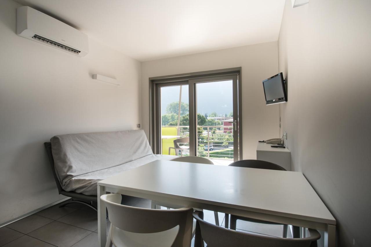 ريفا ديل غاردا Residence Centro Vela المظهر الخارجي الصورة